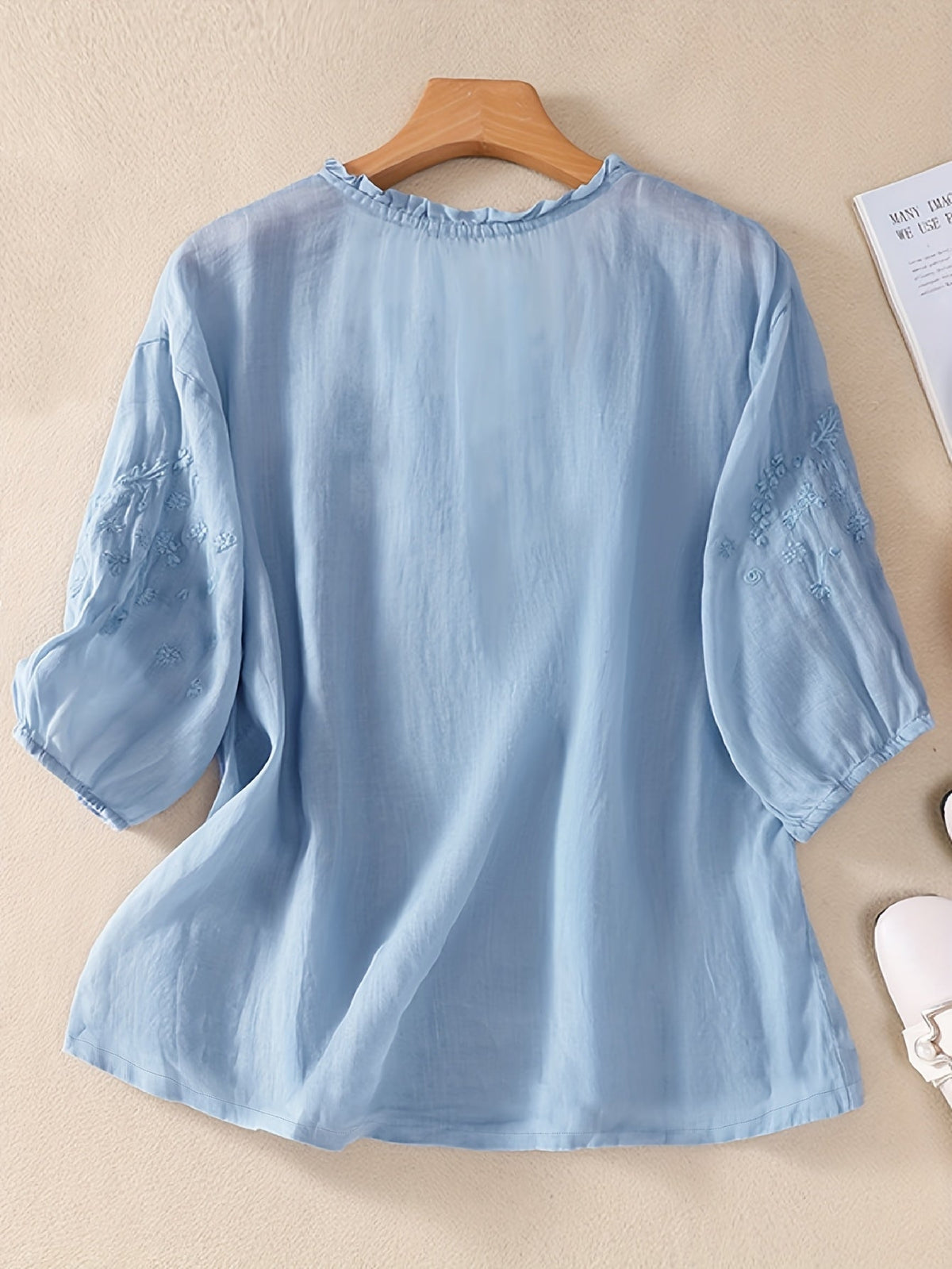 Éléna — Blusa bordada elegante de lino mezclado
