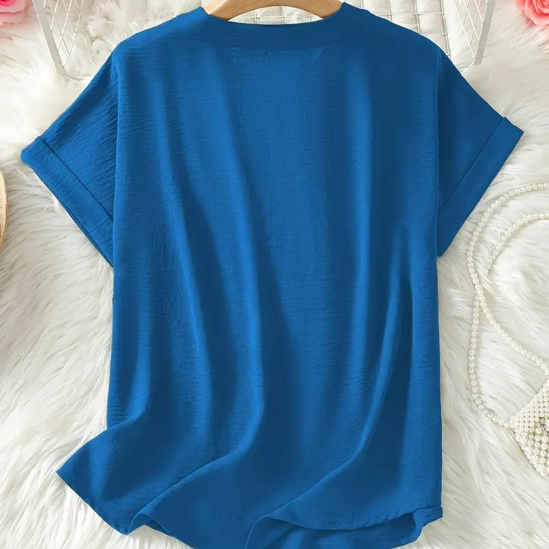 Émilie — Blusa fluida elegante con cuello abierto