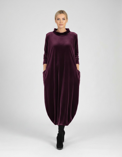 Françoise — Vestido suave con cuello alto y bolsillos
