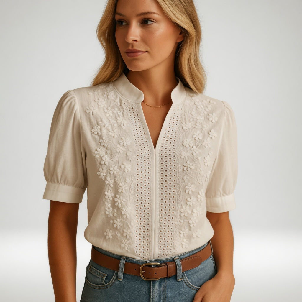 Aliénor — Blusa de bordado inglés con cuello V