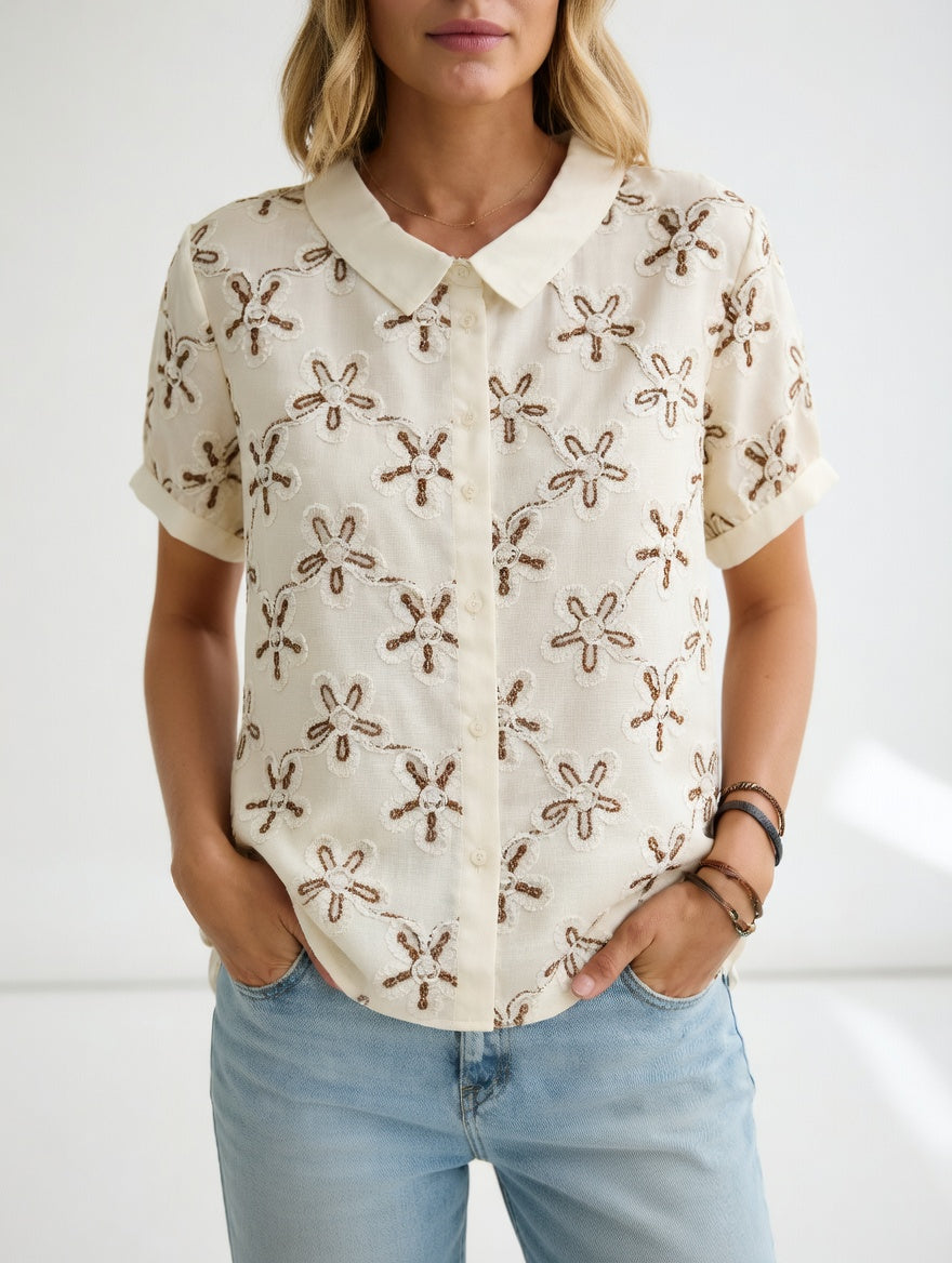 Amandélie — Blusa bordada floral elegante